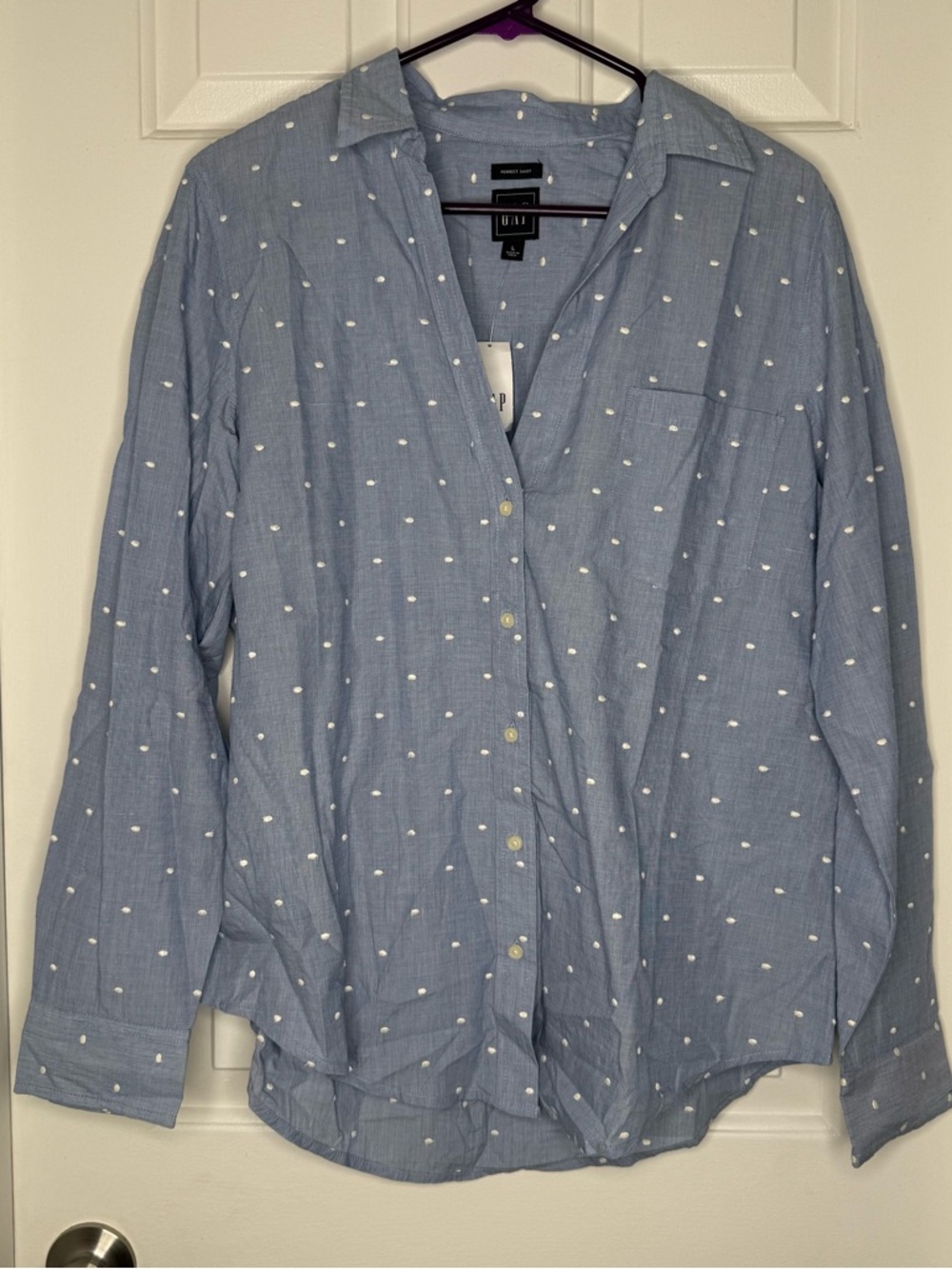 GAP Women’s Light Blue chambray Dot-Print Button-Down Shirt Large NWT